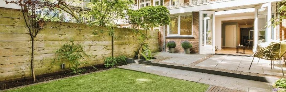 Jak zaaranżować ogródek przy mieszkaniu na parterze?